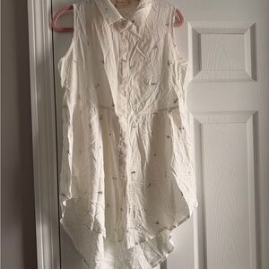 White Sleeveless Button-Front Tunic Top with dragonflies